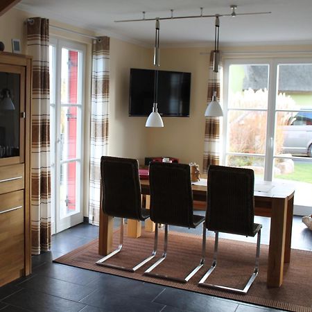 Fischer'S Ferienhaus Ruegen Mit Sauna Und Kamin Ummanz ภายนอก รูปภาพ