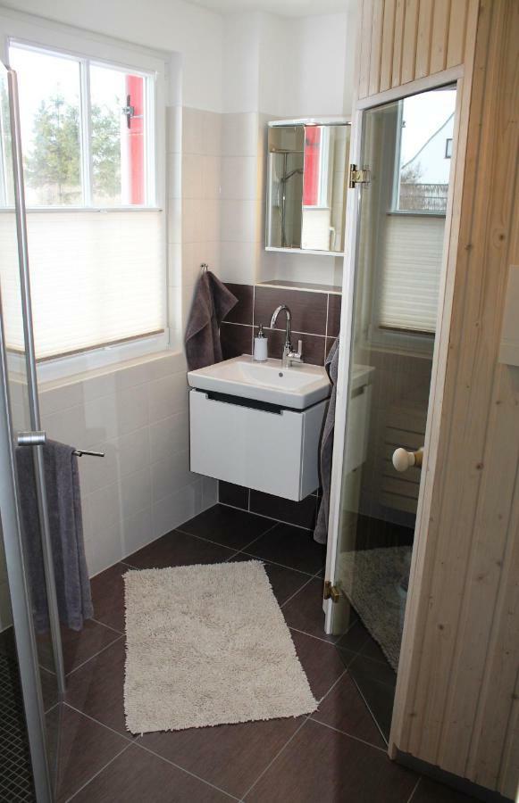 Fischer'S Ferienhaus Ruegen Mit Sauna Und Kamin Ummanz ภายนอก รูปภาพ